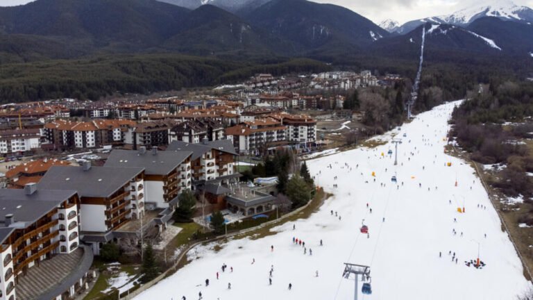 Bulgaria ski station becomes refuge for digital nomads
